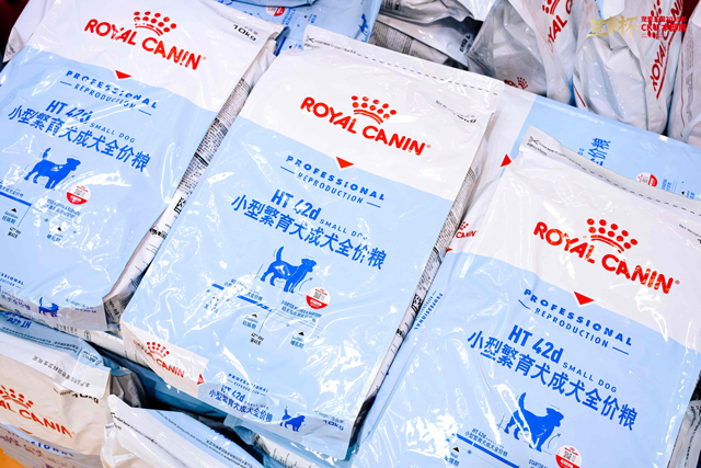 皇家新品HT42d繁育成犬全价粮