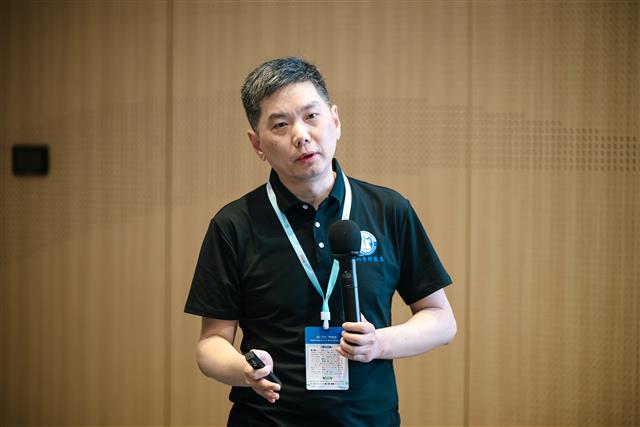 中国兽医协会兽医猫科专科委员会主任委员毛军福